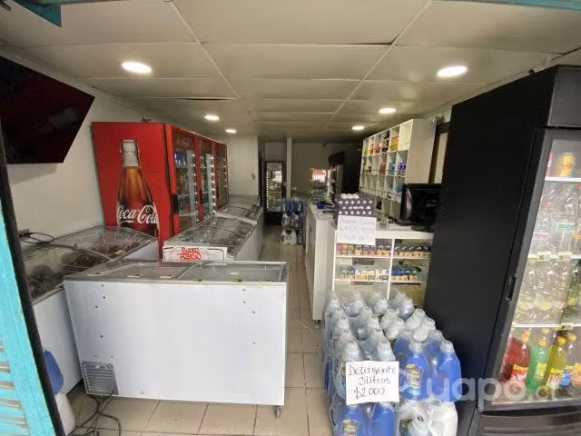 Se vende minimarket derecho a llave
