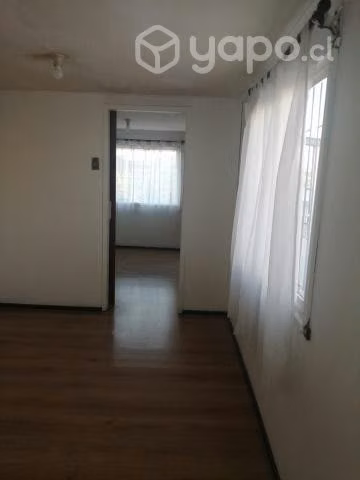 Arriendo pequeño departamento interior 2do piso