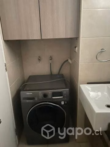 Arriendo departamento con estacionamiento