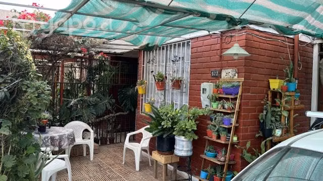 Casa esquina con mucho terreno y ampliada - Imagen 4