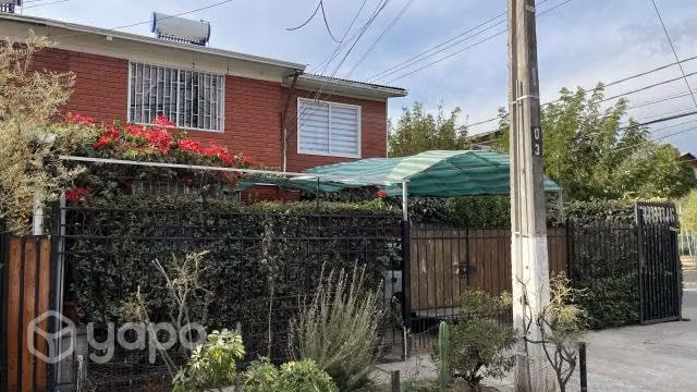 Casa esquina con mucho terreno y ampliada - Imagen 3