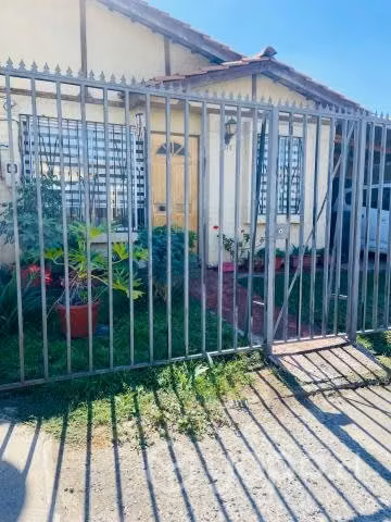 Casa pareada barrio tranquilo