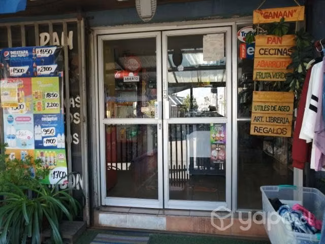 Venta de casa con giro comercial (puestos varios)