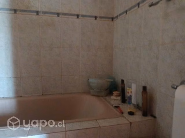 Se vende casa de dos pisos