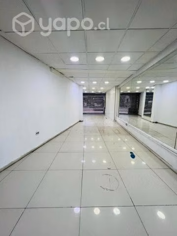 Arriendo Amplio Local Comercial En Av. Providencia