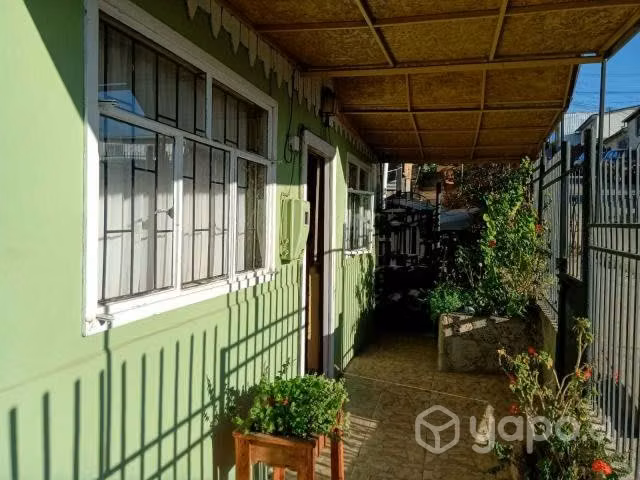 Terreno con dos casas