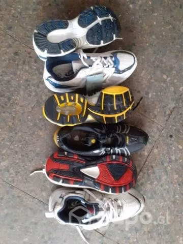 Pares de zapatillas nuevas