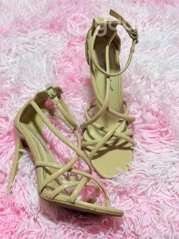 Sandalias beige (usadas)