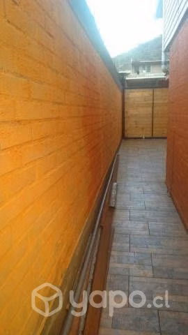 Se vende casa en muy buen estado.