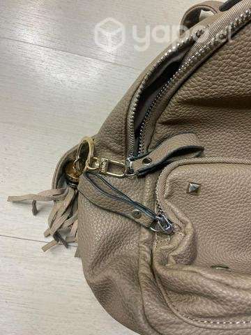 Cartera Mochila Prune Impecable como nueva - Imagen 4