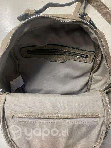 Cartera Mochila Prune Impecable como nueva - Imagen 3