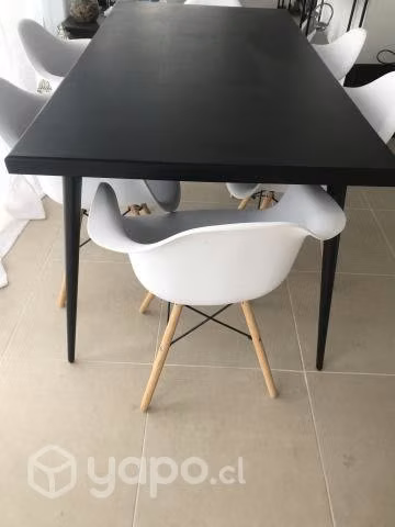 Comedor desembalsado sin uso
