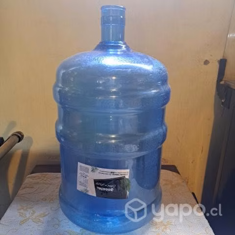 Bidones de agua Sodatal vacios