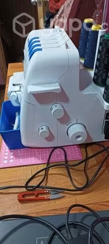 Máquina overlok brother casera
