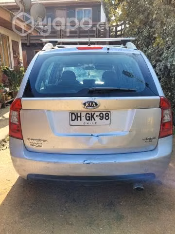 kia carens 2011