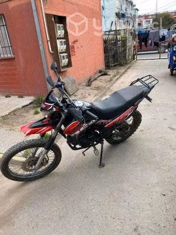 Moto um dsr 200 2018