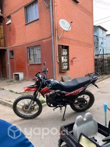 Moto um dsr 200 2018