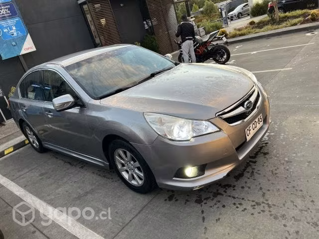 Subaru Legacy en muy buenas condiciones