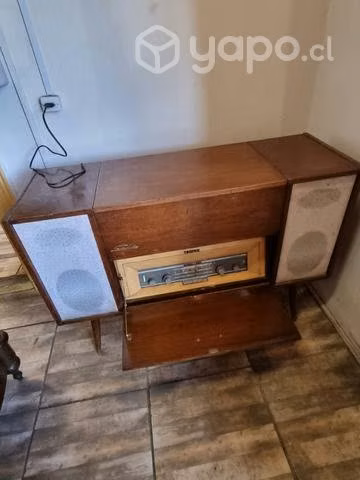 Radio tocadisco antigua marca SABA