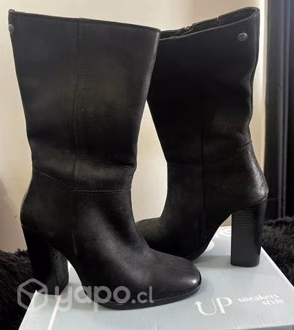 Botas cuero Pollini