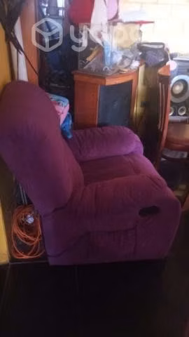 sillón de masaje tapizado color morado