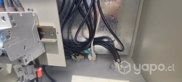 Electricidad, energía solar, generador diesel