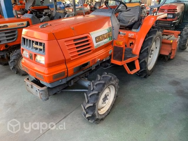 Tractor hinomoto 4x4 de 20hp con rotocultivador