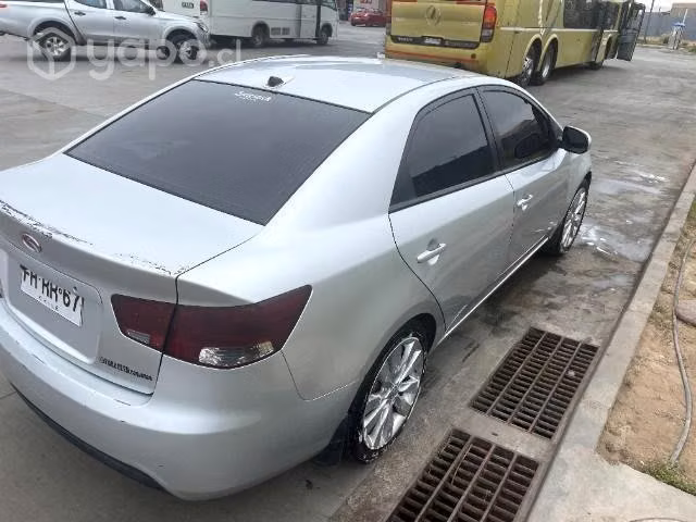 Kia cerato 2013