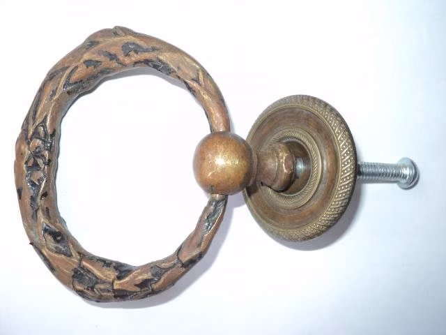 Antiguo Tirador De Bronce - Imagen 3