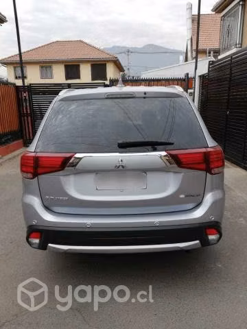 Mitsubishi outlander 2018