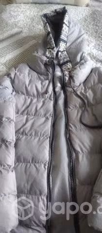 Parka xs gris bonita, calientita