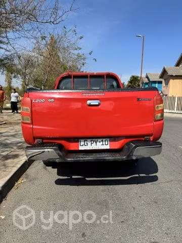 Vendo camioneta Mitsubishi L200 4*4 Katana