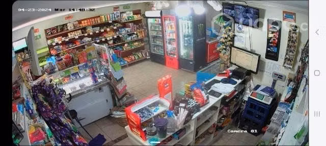 Derecho a llave gran minimarket