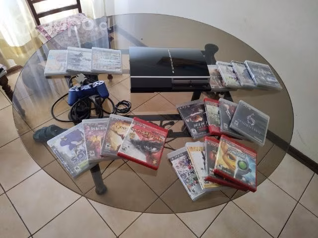 PS3 con 18 juegos originales