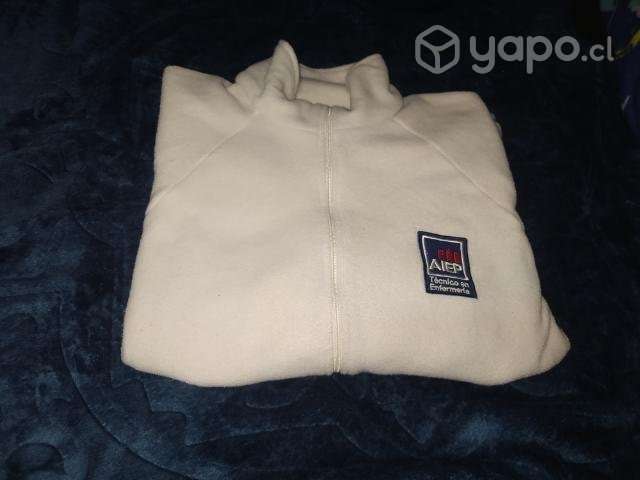 Uniforme completo de AIEP - Imagen 3
