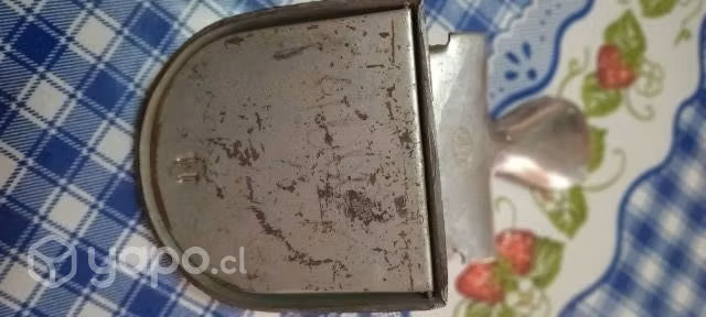 Antiguo Perforador Metálico
