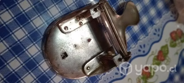 Antiguo Perforador Metálico