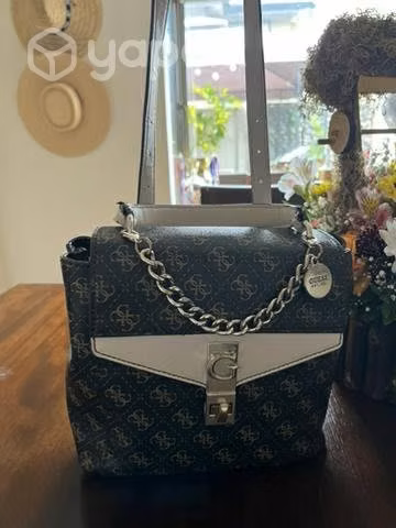 Cartera Guess