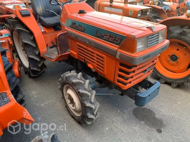 Tractor kubota 4x4, 22hp con rotovator