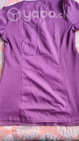 Traje clínico burdeo - Imagen 3