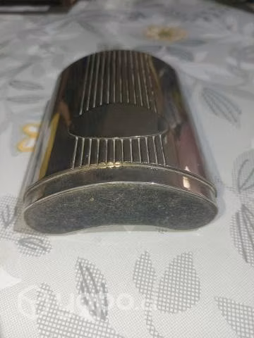 Antiguo portalapices metálico