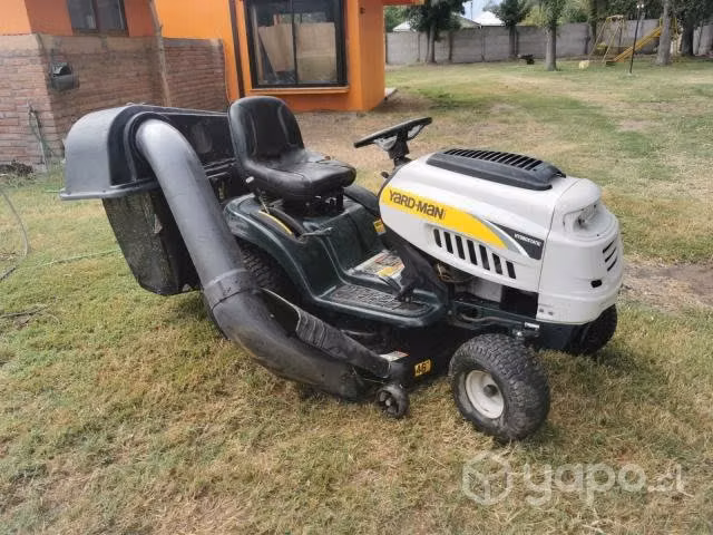 Tractor corta cesped