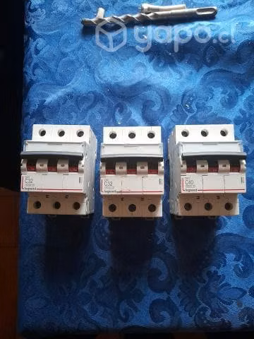 Interruptores trifasicos