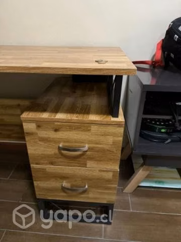 Hermoso escritorio muy poco uso excelente calidad