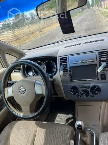 Se vende nissan tiida
