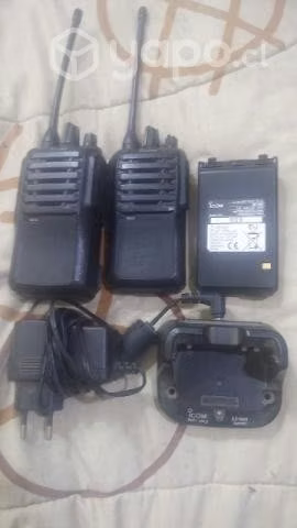 juego radiotransmisor marca icom con cargado