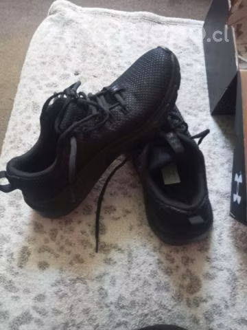 Zapatillas under armour + gorro puma original - Imagen 3