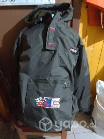 Parka talla L repelente al agua forrada en polar