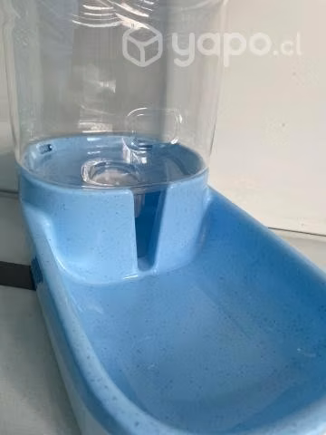 Dispensadores de comida y agua