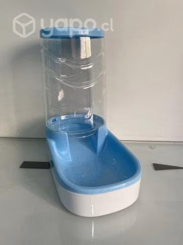 Dispensadores de comida y agua